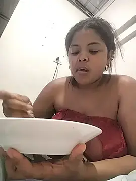 Chocaletegolosa  live sex cam