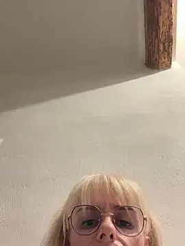 Candy1709  live sex cam