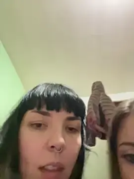 IraHazhard  live sex cam