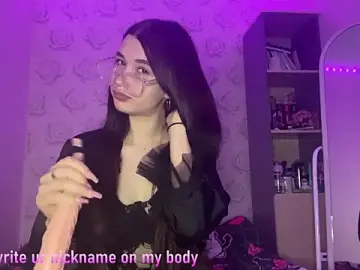 Kiraless  live sex cam