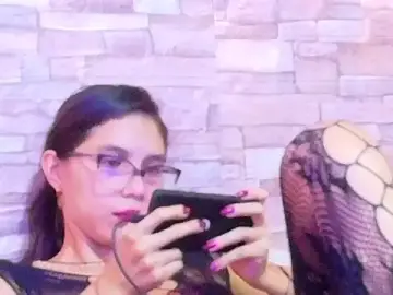 Nextdoor_fantasy1  live sex cam