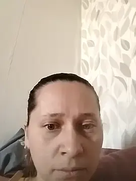 Iri_kis  live sex cam