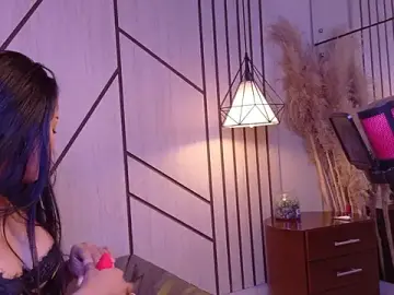 Miaa-Collins  live sex cam
