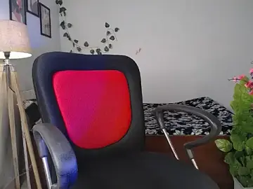 Queenof_heart6  live sex cam