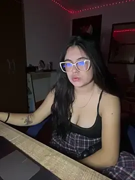 Emiliaharper408  live sex cam
