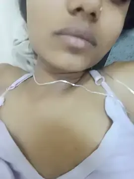 Sizzling_aaruhi  live sex cam