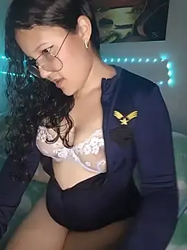 UrTeenieLatin  live sex cam