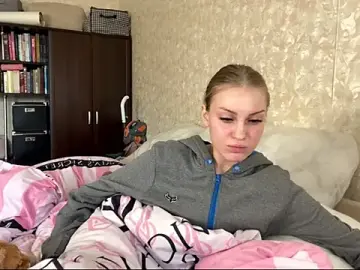 CharlsieButala  live sex cam