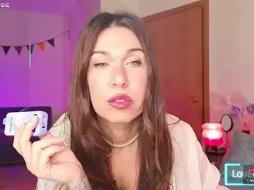 ReginaFoXXXy  live sex cam