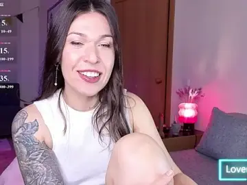 ReginaFoXXXy  live sex cam