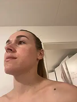 Naomi-Smile  live sex cam