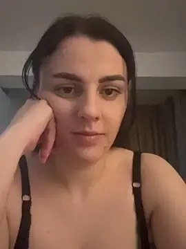 Ema-emanuela  live sex cam