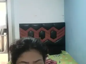 Mialinda  live sex cam