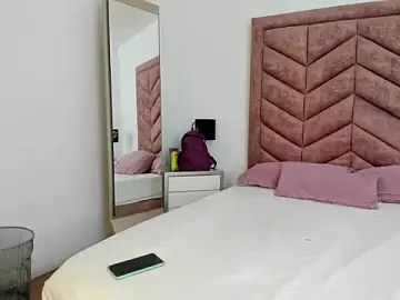 Leyla_Vega_  live sex cam
