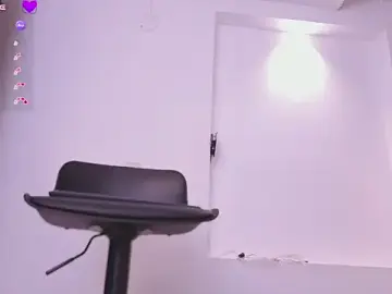 Mia_milf_x  live sex cam