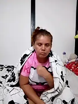 Zafiro_MD  live sex cam