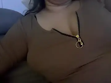Nej_ella8  live sex cam