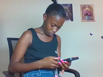 Coco_lovee  live sex cam