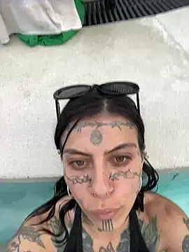 Ura_laurapanda  live sex cam