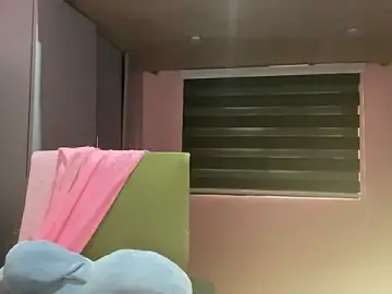 CoralieHoner  live sex cam