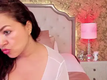 JazmiiMilf  live sex cam