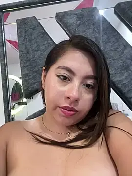 Emiily_joee_  live sex cam
