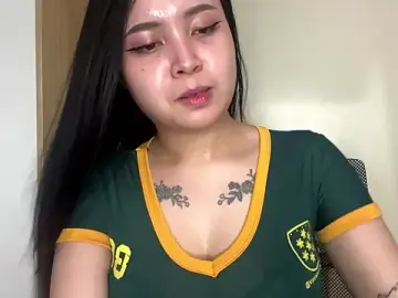 KrystaDonnellan  live sex cam