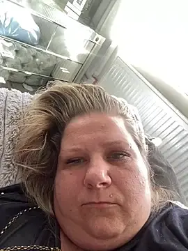 Miss_CurvyCharmaine  live sex cam