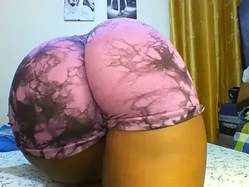Petitiebooty  live sex cam