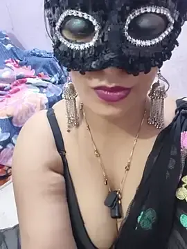 Binnik216  live sex cam