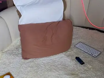 Emilytrays  live sex cam