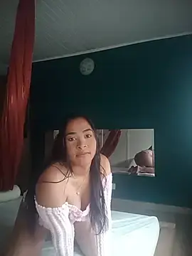 Sarah-v  live sex cam