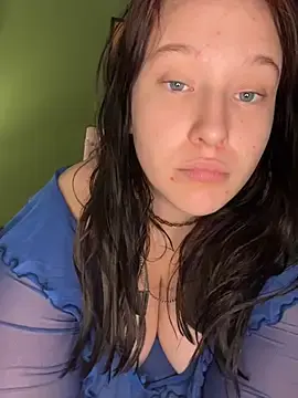 Bigmama337  live sex cam