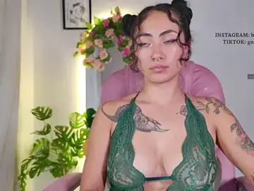 Paula_brunette  live sex cam