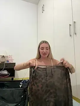 Sweetbellax3  live sex cam