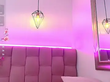 Tiiny_emilly  live sex cam