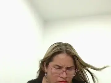 Crystal_ChArM_  live sex cam