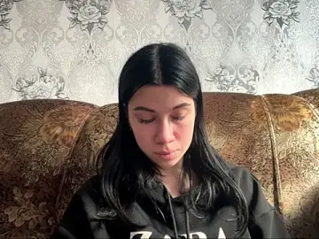 DebbiGoodknight  live sex cam