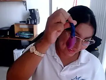 DyannaBloom  live sex cam