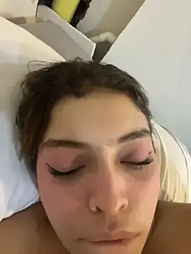 AbrilBloom  live sex cam