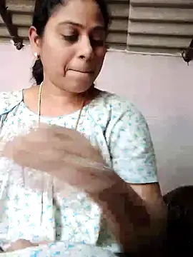 JENNIFERtamil  live sex cam