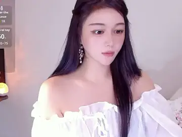 Moon-66  live sex cam