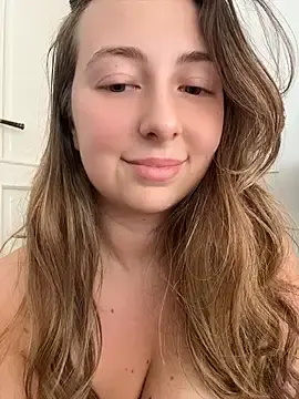 Curvyflawless  live sex cam
