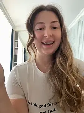 Curvyflawless  live sex cam