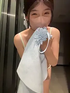 Gougou13  live sex cam