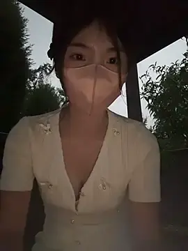 Gougou13  live sex cam