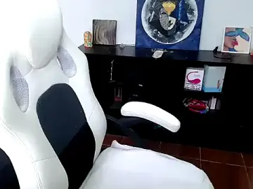 Lolitxlolita  live sex cam