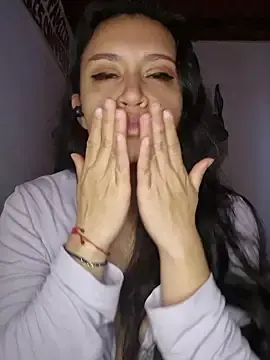 Lombarlana-89  live sex cam