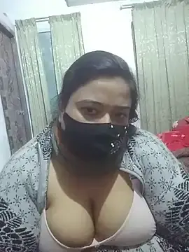 Momo_loves  live sex cam