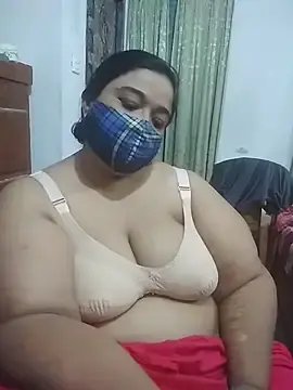Momo_loves  live sex cam